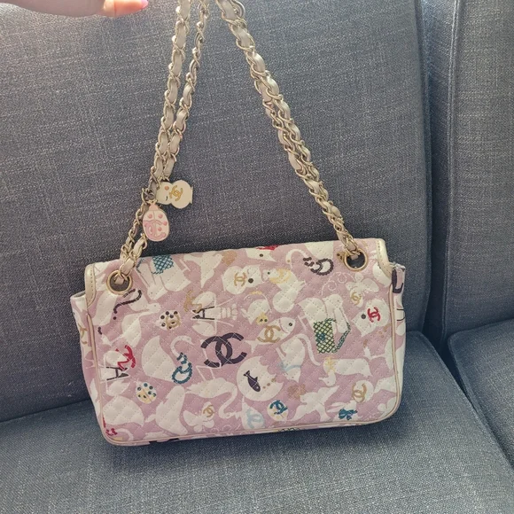 The cutest pink Chanel - Picture 3 of 11